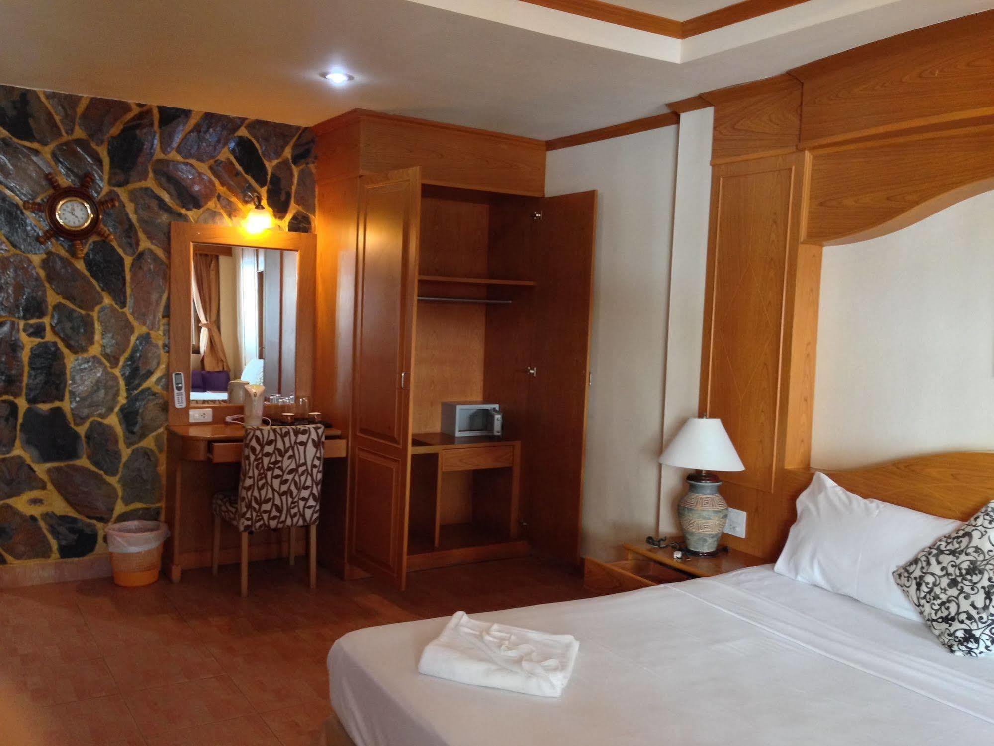 Hotel The House Patong Exterior foto